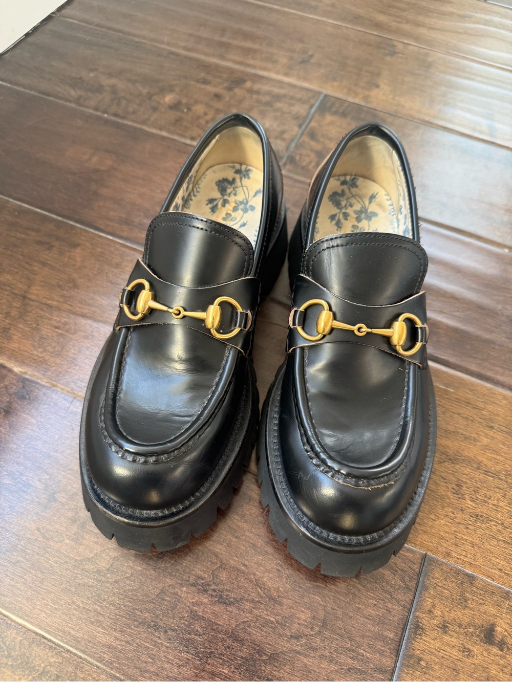 GUCCI Harald Leather Lug-Sole Loafer - Picture 2 of 7